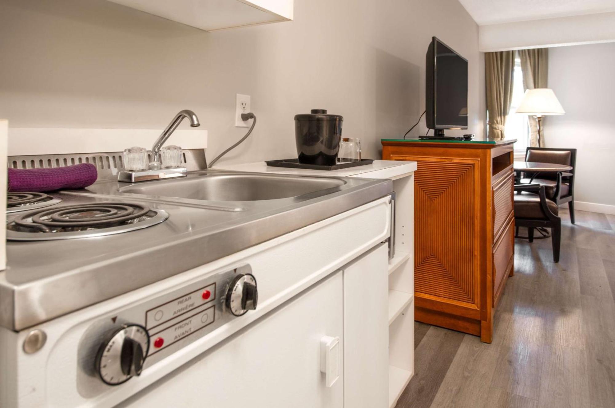 Coast Parksville Hotel Bagian luar foto