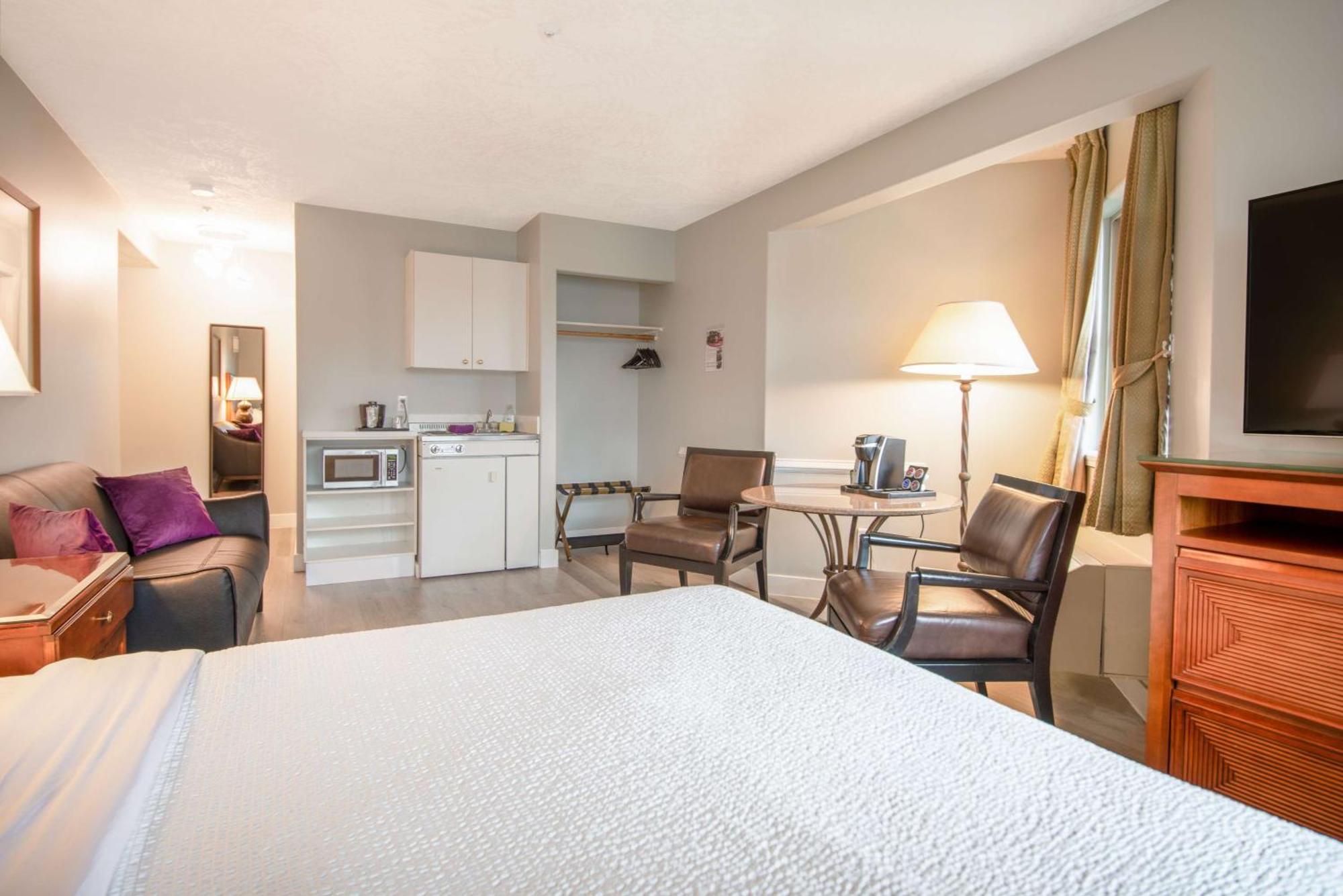 Coast Parksville Hotel Bagian luar foto