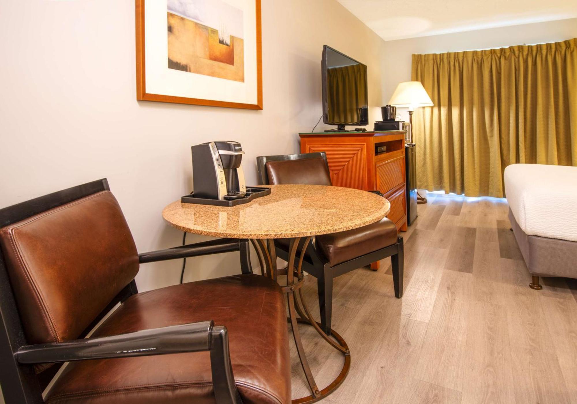 Coast Parksville Hotel Bagian luar foto