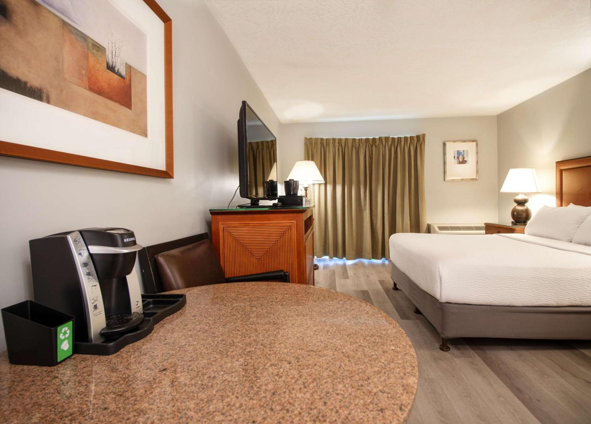 Coast Parksville Hotel Bagian luar foto