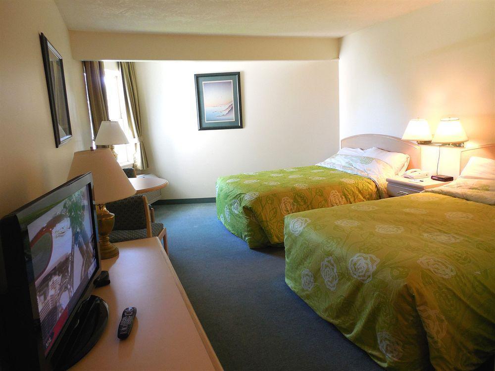 Coast Parksville Hotel Bagian luar foto