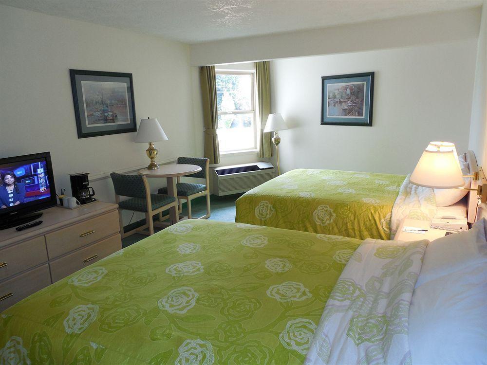 Coast Parksville Hotel Bagian luar foto