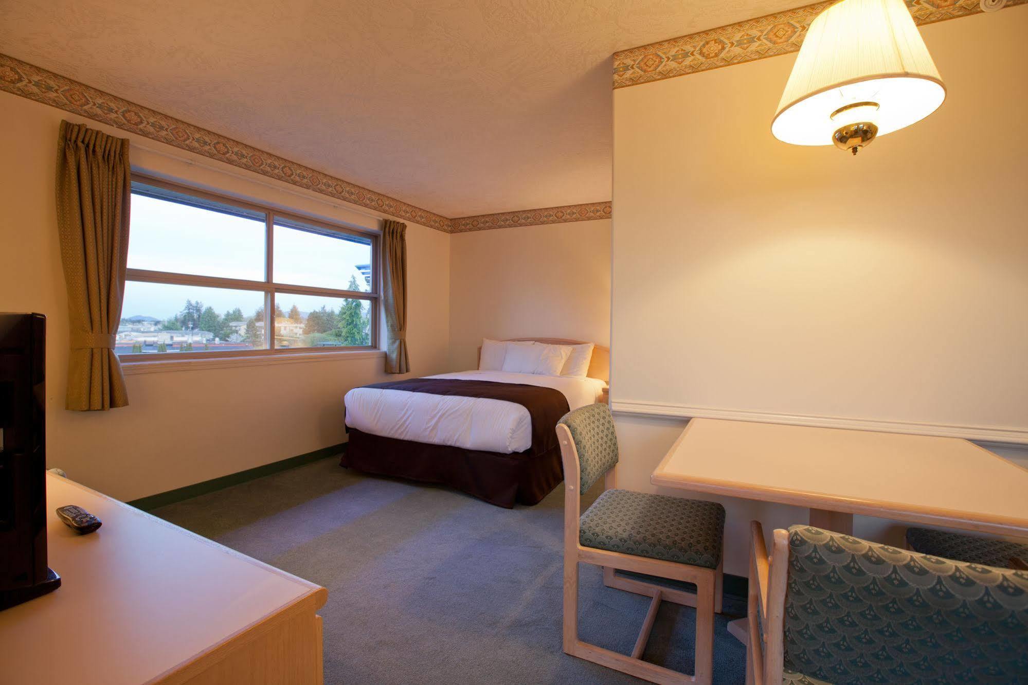 Coast Parksville Hotel Bagian luar foto