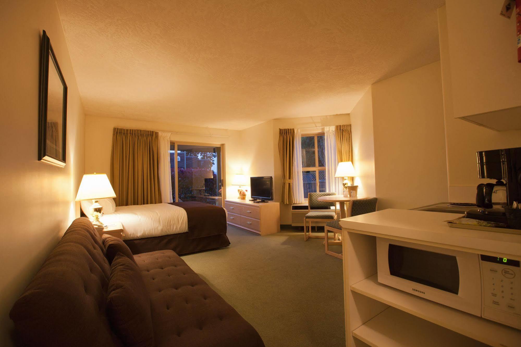 Coast Parksville Hotel Bagian luar foto