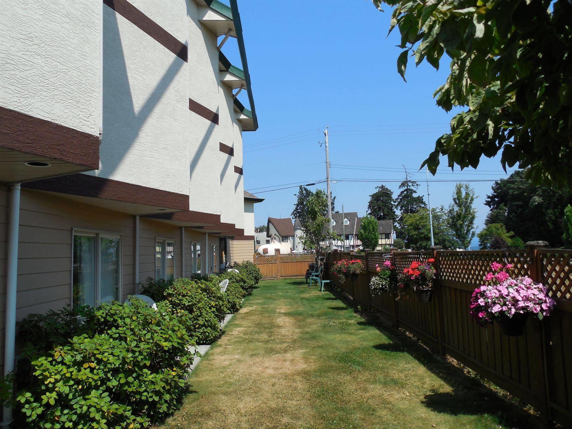 Coast Parksville Hotel Bagian luar foto
